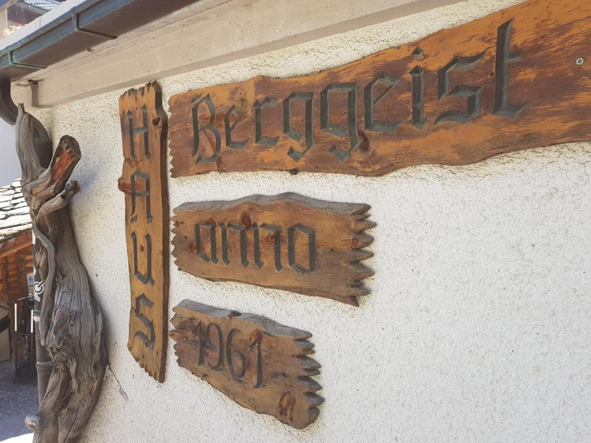 Self-Service Guesthouse Berggeist Зас-Фе Екстер'єр фото